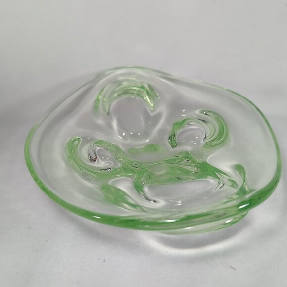 Czech Skrdlovice Uranium Glass Fruit Bowl UV Glow Vaseline Platter 60s Vintage - Picture 10 of 16